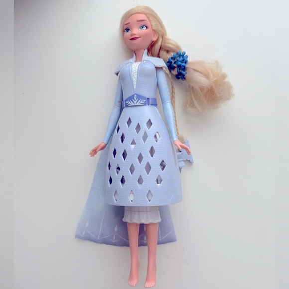 Disney's Frozen 2 Elsa's Transformation Fashion Doll - Picture 6 of 7